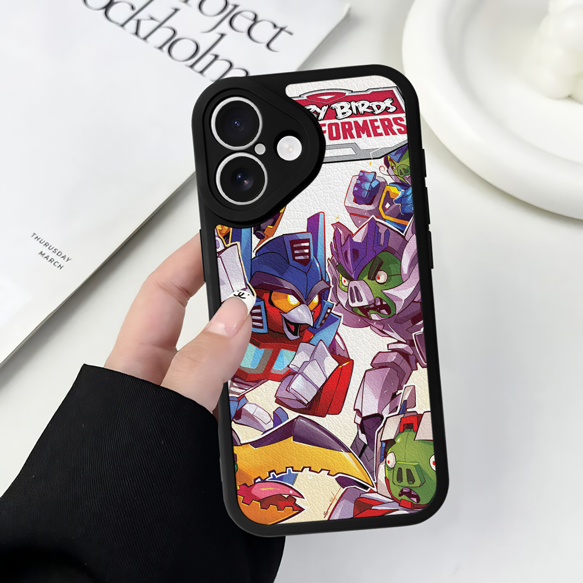 （画像用） Angry Birds アングリーバード 【iPhone 16シリーズ対応】シリコンスマホケース（レザー調） 材質：シリコン